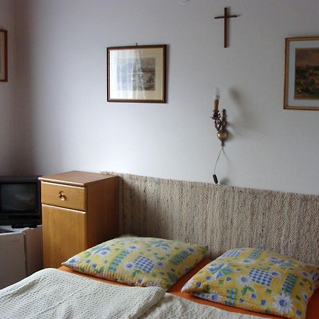 Andras Nadfedeles Vendeghaz Hotel Tihany Bagian luar foto